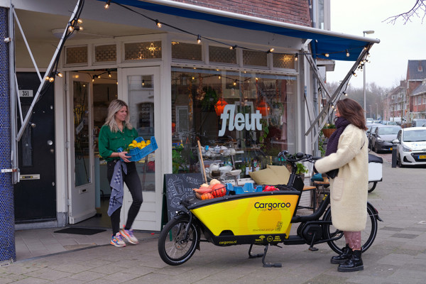 Car 2022 Jan Utr Cargo Restaurant 09 2500Px