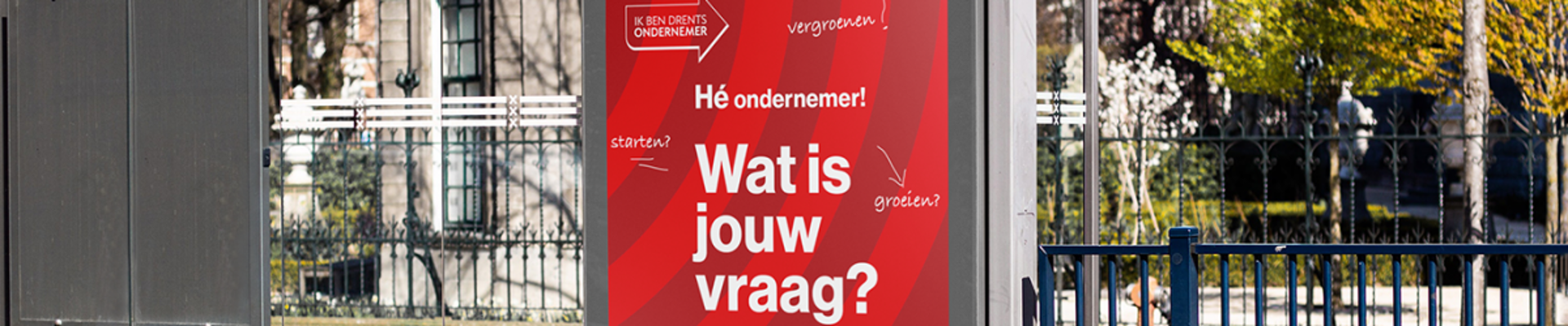 Poster On Bus Stop Mockup Kopie 1200X800